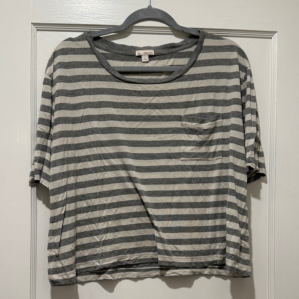 GAP Gray and White Striped Short Sleeve Tee